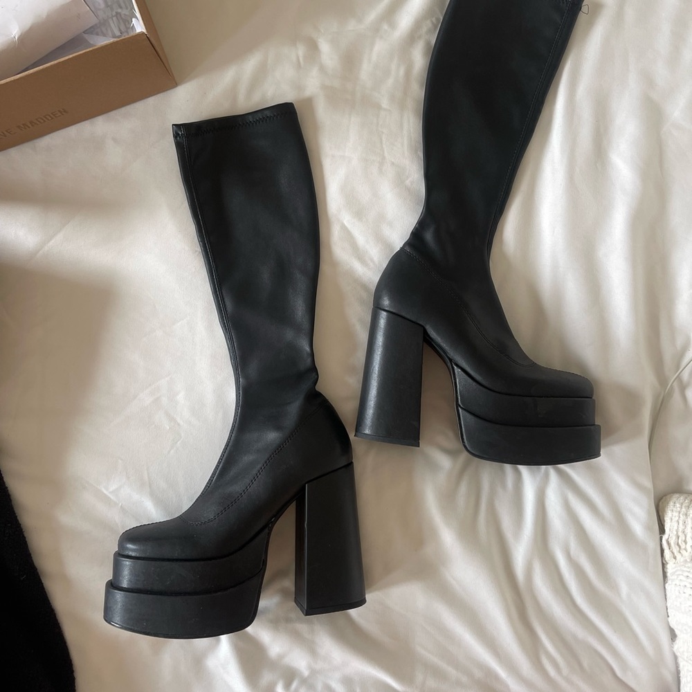 Steve Madden cypress boots